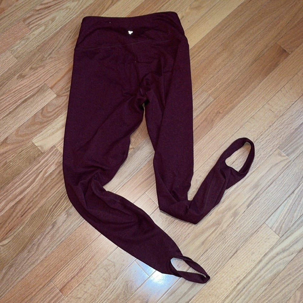 Old Navy Cozecore High Rise Go Dry Heathered Stirrup Leggings - Picture 6 of 6